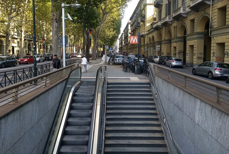 Stazione metropolitana di Torino