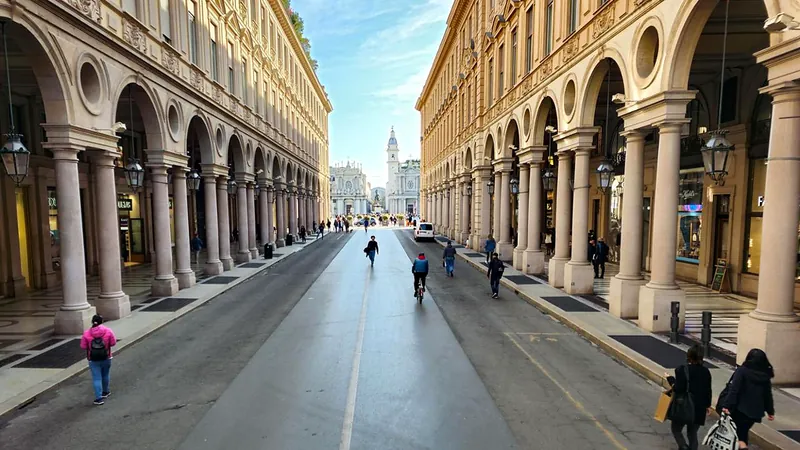 Via Roma, Torino — porticato monumentale verso Piazza San Carlo